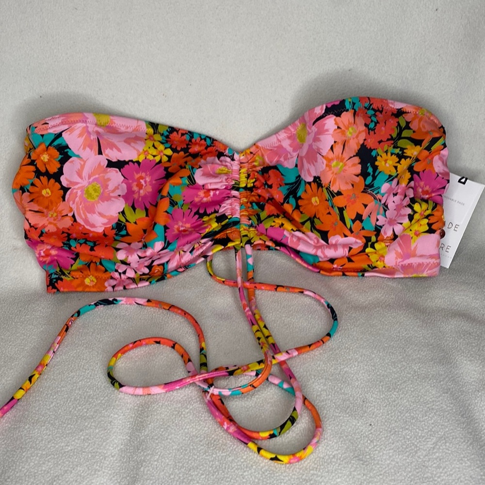 NWT Shade & Shore bikini top size 36DD